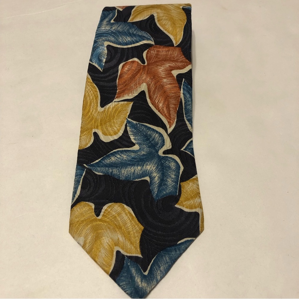 Bugatti Men’s Leaf Print Italian Silk Tie